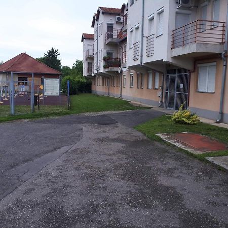 Gabrielle Apartman Хайдусобосло Экстерьер фото